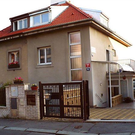 Pension Nika Прага Экстерьер фото