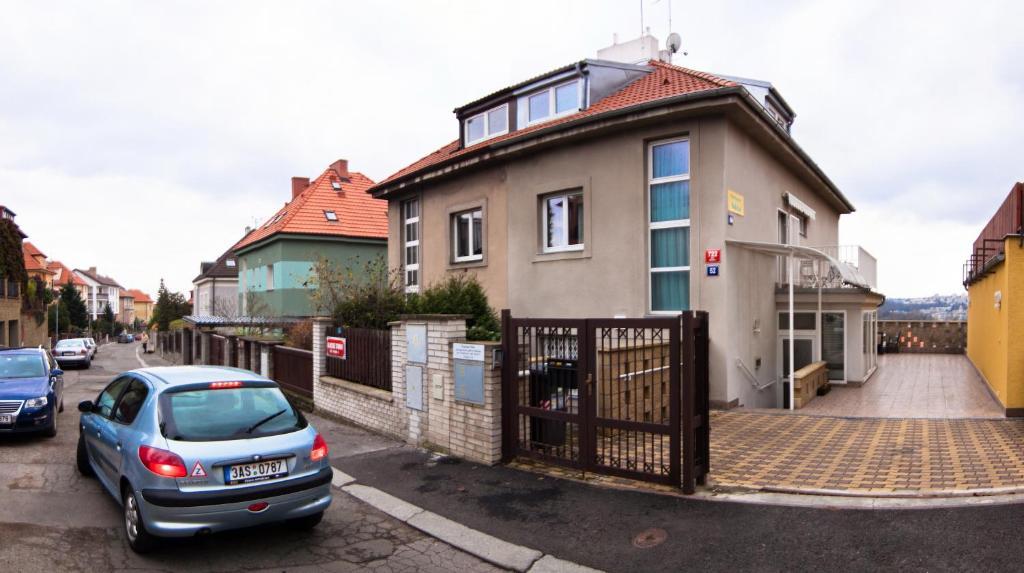 Pension Nika Прага Экстерьер фото