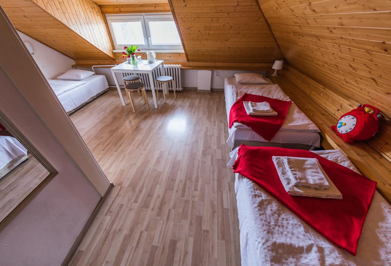 Pension Nika Прага Экстерьер фото