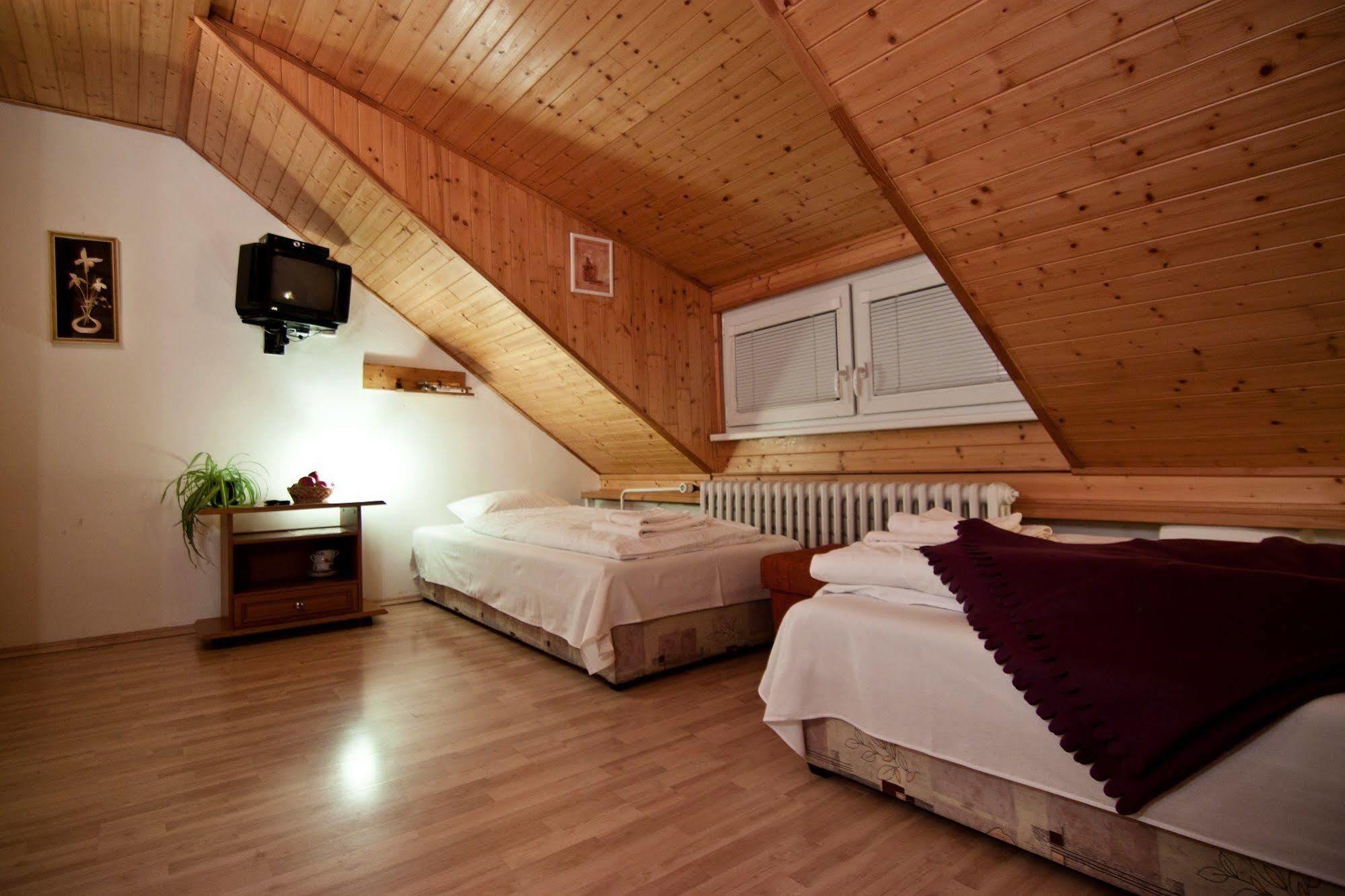 Pension Nika Прага Экстерьер фото
