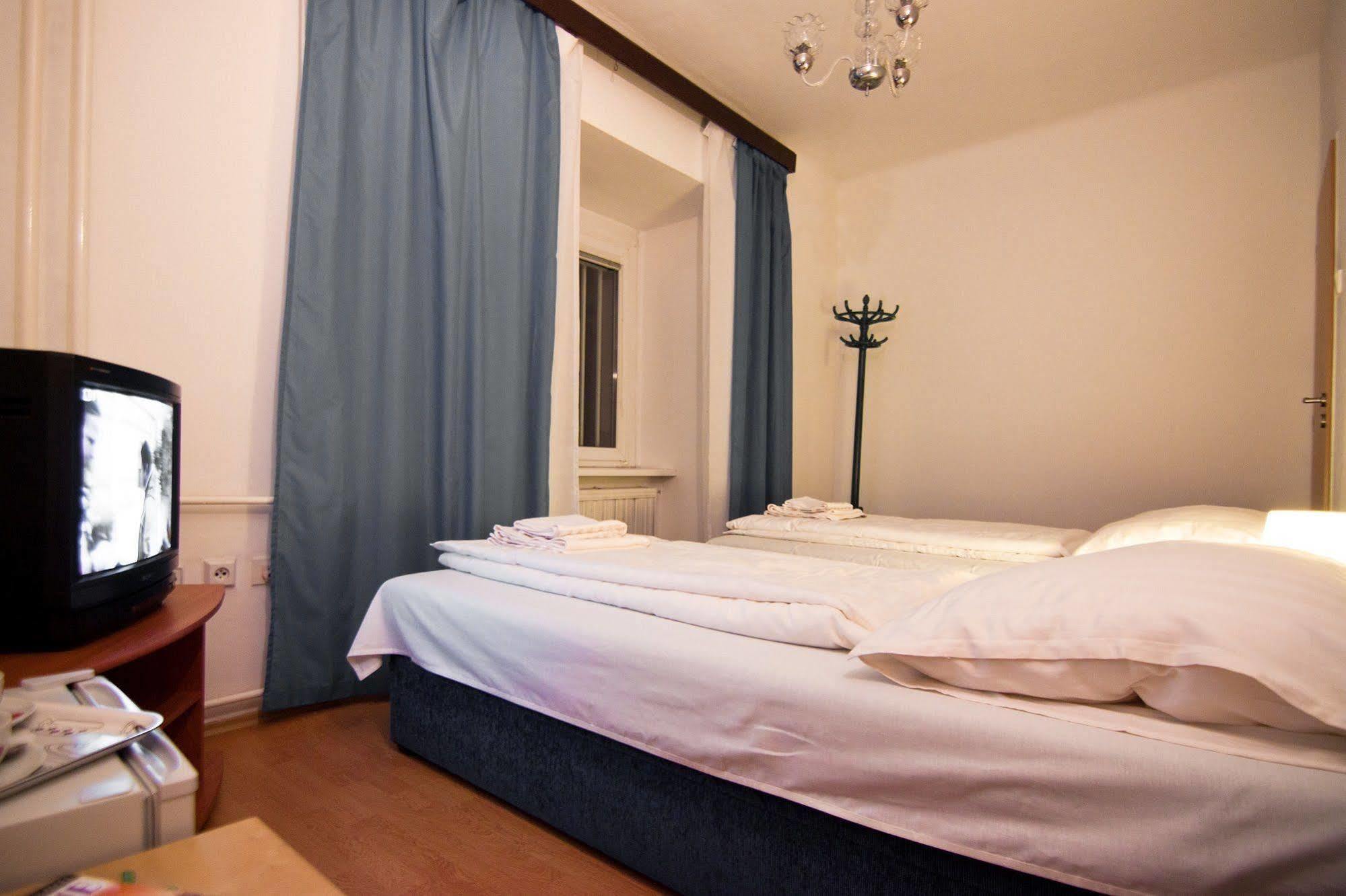 Pension Nika Прага Экстерьер фото