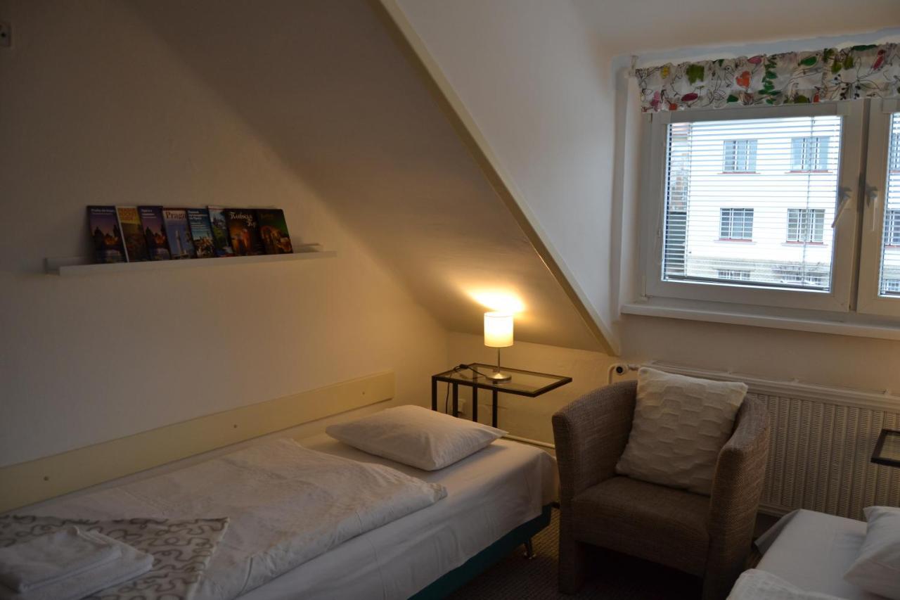 Pension Nika Прага Экстерьер фото