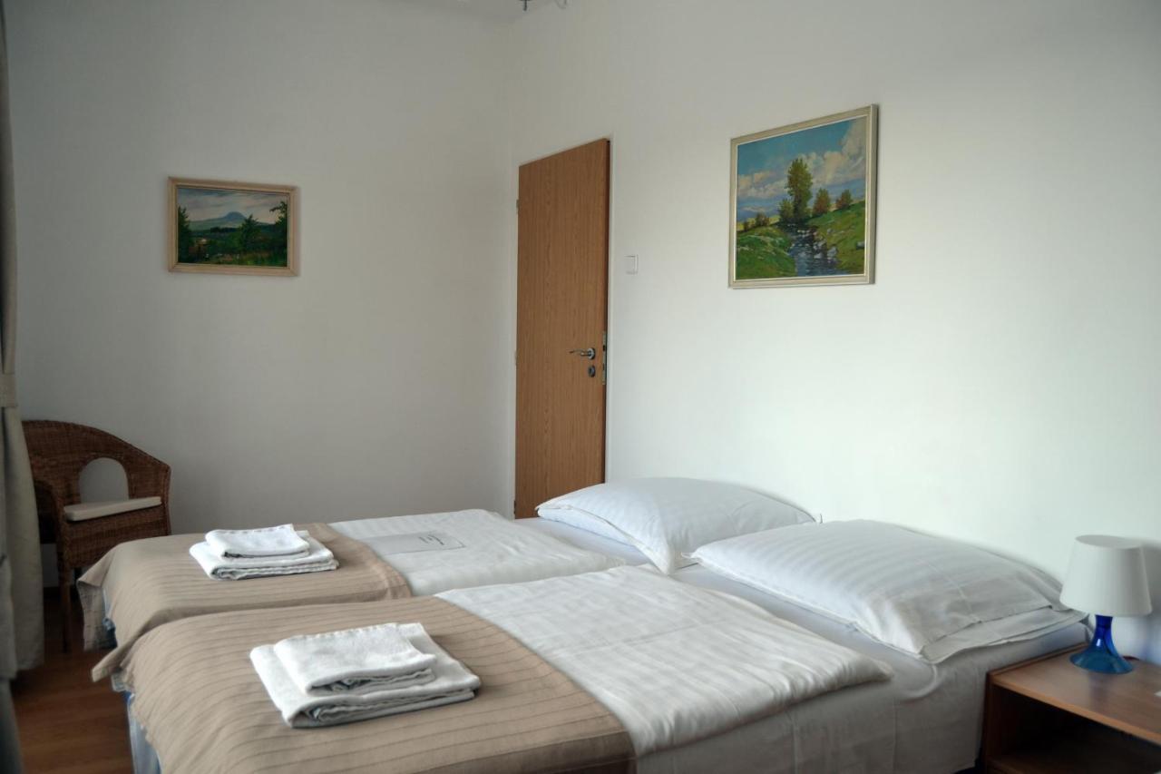 Pension Nika Прага Экстерьер фото