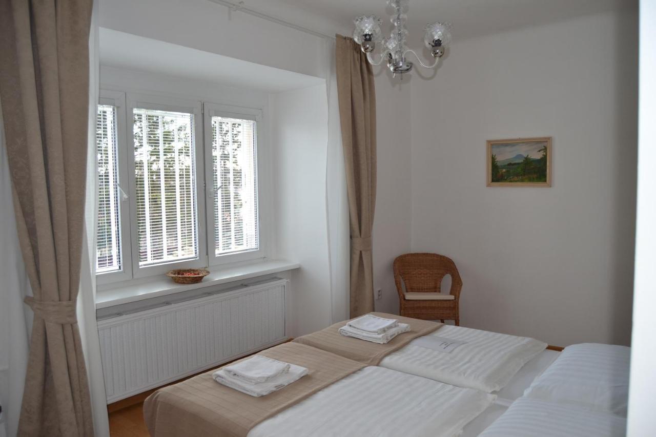 Pension Nika Прага Экстерьер фото