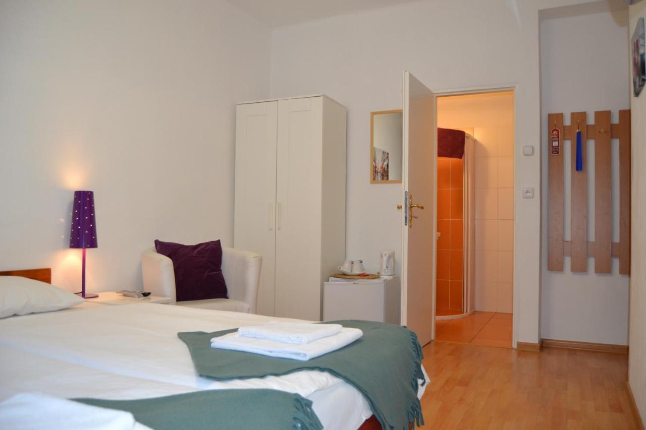 Pension Nika Прага Экстерьер фото