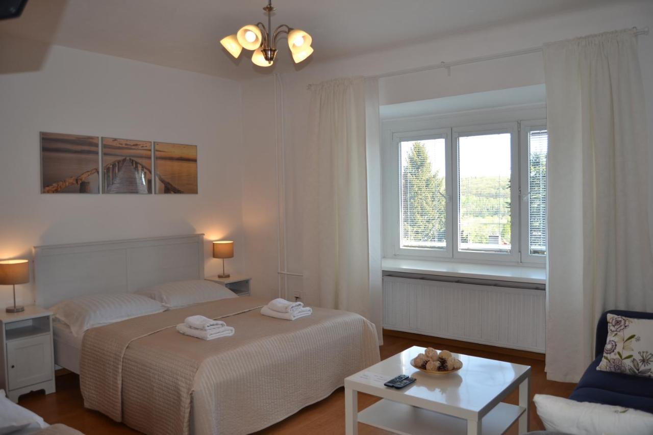 Pension Nika Прага Экстерьер фото